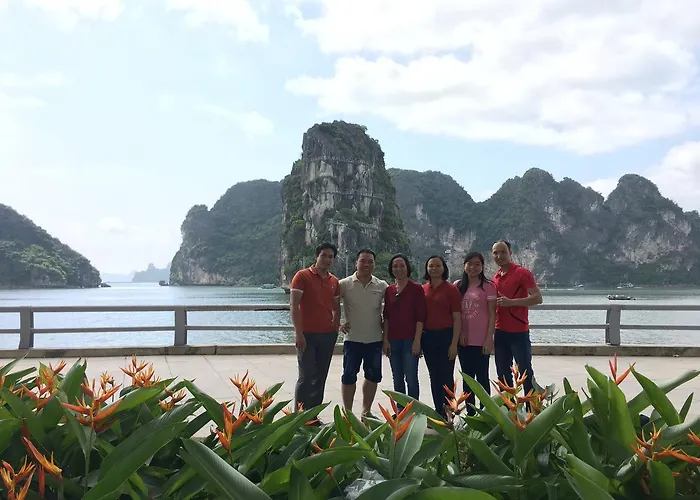 Halo Bay Homestay *