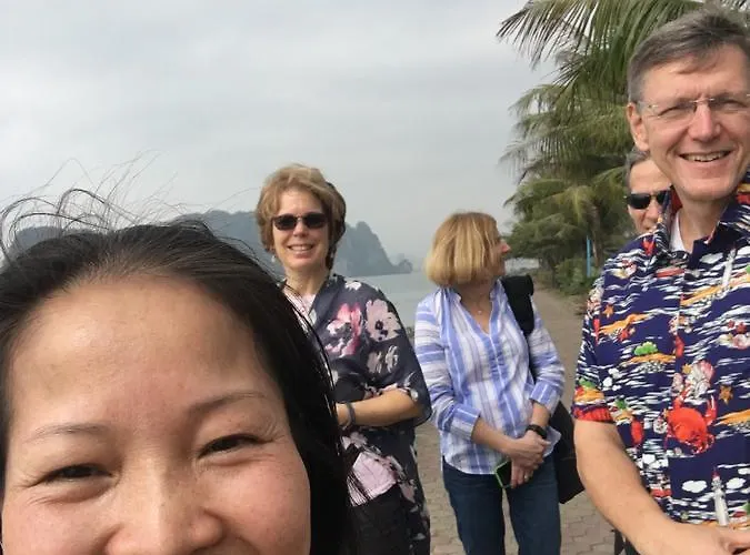 Homestay Halo Bay *
